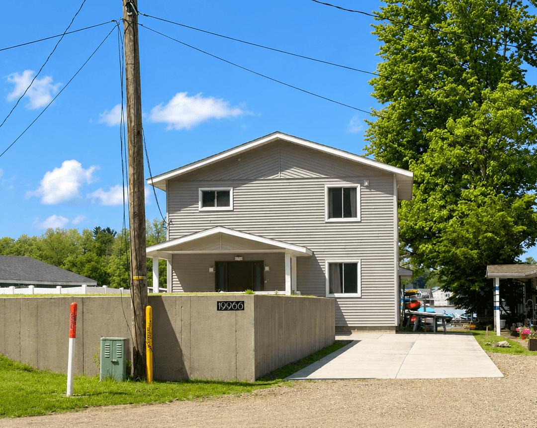 exterior.entry